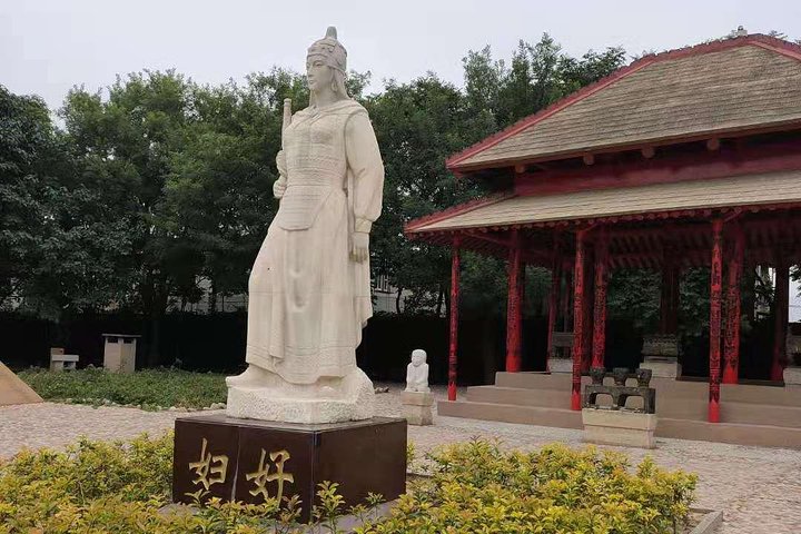All inclusive Anyang Yin Xu ruins and Character Museum day tour from Zhengzhou