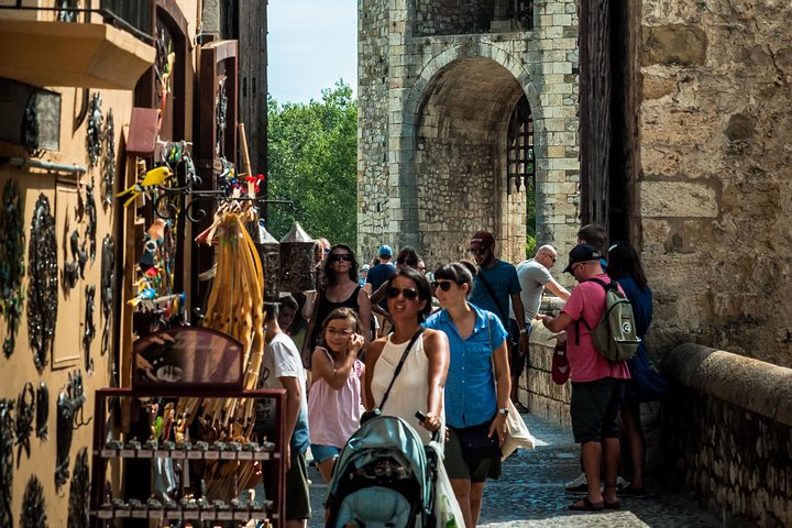 Medieval Three Villages Small Group Day Trip from Barcelona