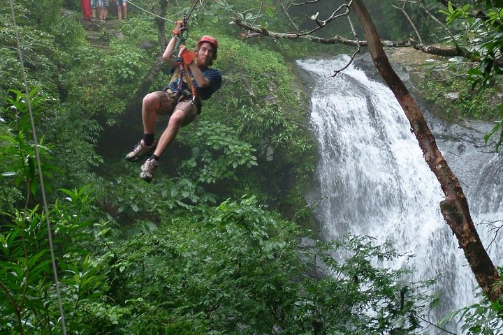 18-Zipline Adventure Over 11 Waterfalls in Costa Rica