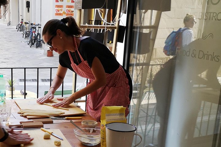 Orecchiette Cooking Class and Wine in Lecce