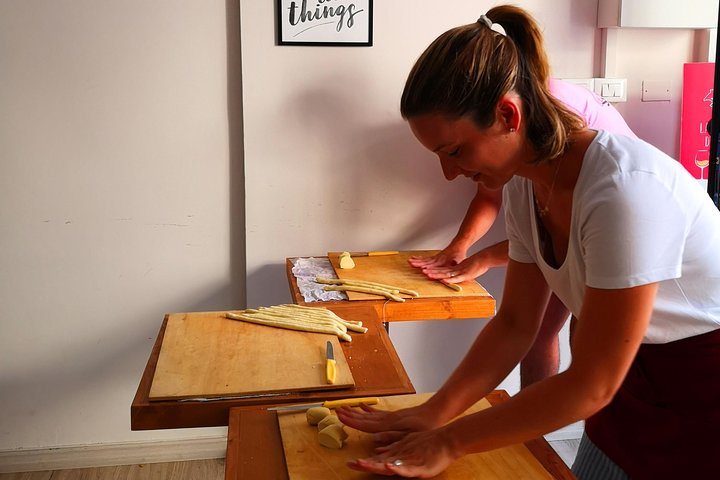 Orecchiette Cooking Class and Wine in Lecce
