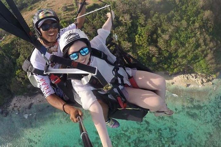 Paragliding Bali at Uluwatu Cliff with Photos/Videos