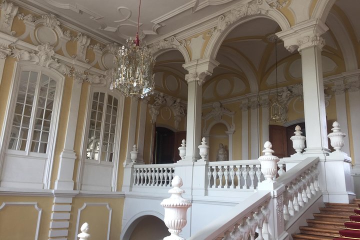 Tour from Riga to Vilnius: Bauska Castle, Rundale Palace and The Hill of Crosses
