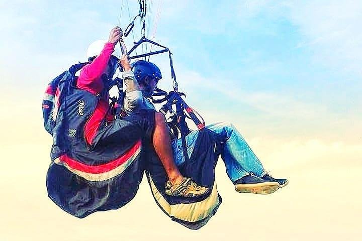 Paragliding Bali at Uluwatu Cliff with Photos/Videos