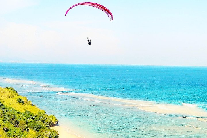 Paragliding Bali at Uluwatu Cliff with Photos/Videos