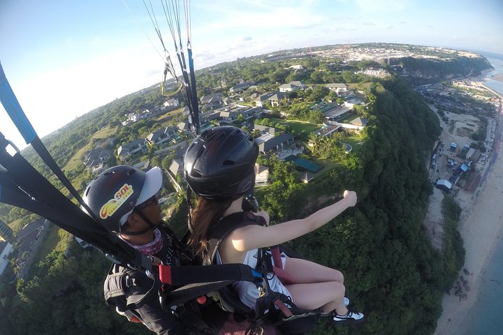 Paragliding Bali at Uluwatu Cliff with Photos/Videos