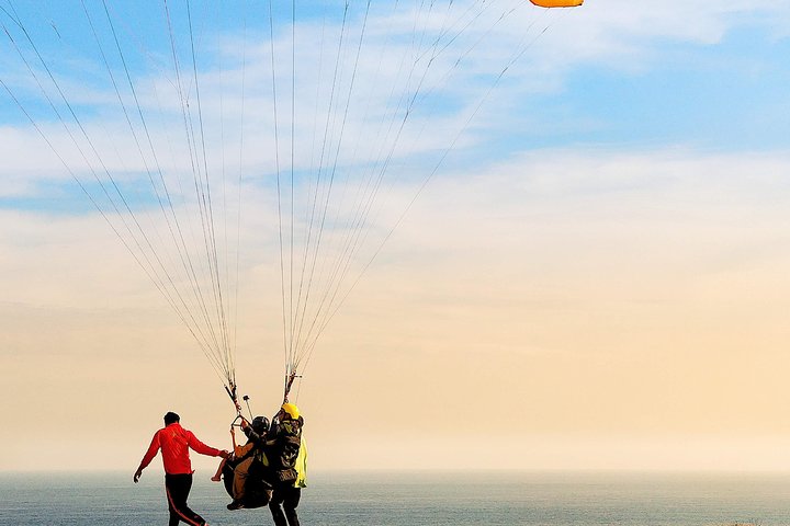 Paragliding Bali at Uluwatu Cliff with Photos/Videos