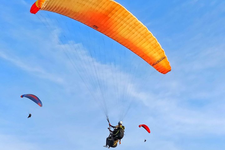 Paragliding Bali at Uluwatu Cliff with Photos/Videos