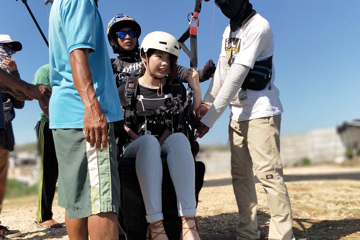 Paragliding Bali at Uluwatu Cliff with Photos/Videos