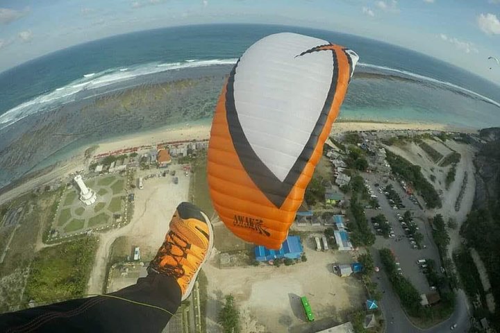 Paragliding Bali at Uluwatu Cliff with Photos/Videos