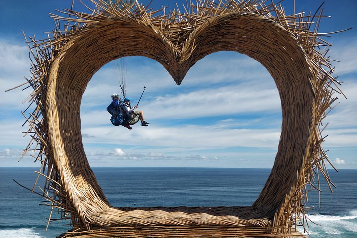Paragliding Bali at Uluwatu Cliff with Photos/Videos
