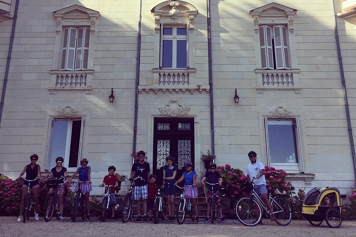 Vineyard cycle tours in and around Chinon, in the Loire Valley