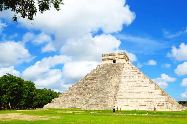 Chichen Itza Early Access Private Tour with Buffet Lunch
