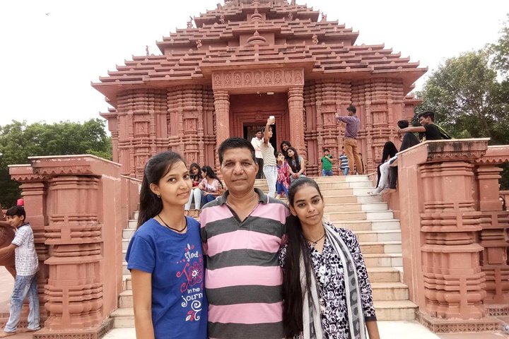 Gwalior City tour with Gwalior fort, Jai Vilas palace & Holy Temples