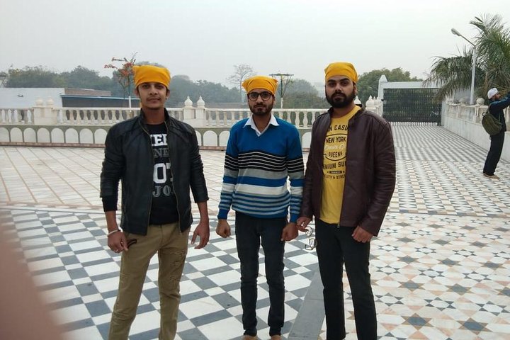 Gwalior City tour with Gwalior fort, Jai Vilas palace & Holy Temples