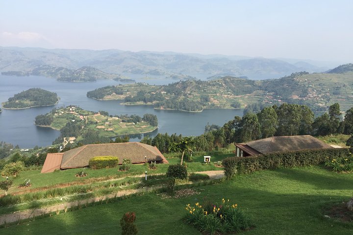 1 Day Gorilla Trekking Mgahinga Gorilla NP & Lake Bunyonyi