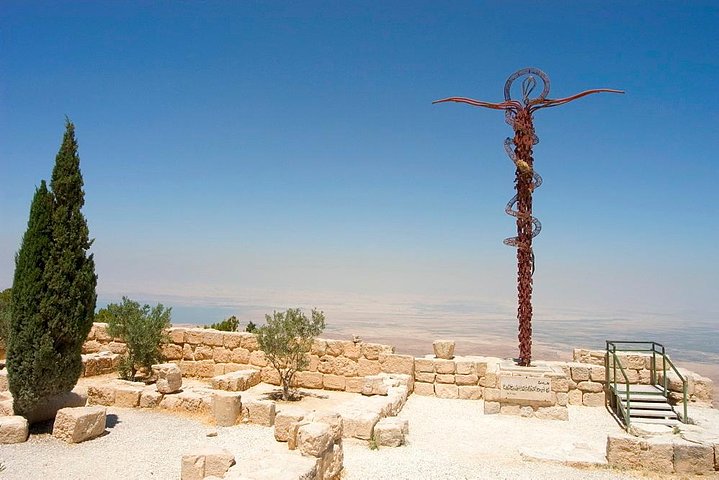 Private Transfer From Petra to Amman or Airport With Optional