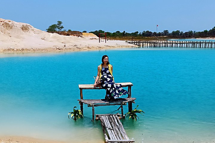 Bintan Sand Dunes and Blue Lakes Half-Day Tour with Lunch