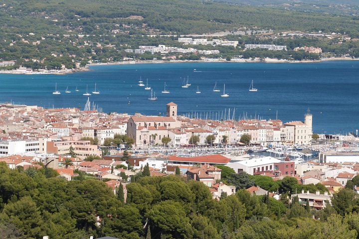 Private transfer by car: Marseille airport to / from Cassis-La Ciotat