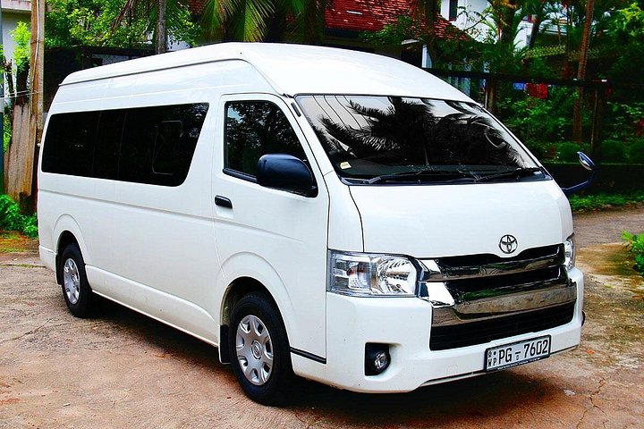Taxi From Anuradhapura to Airport / Colombo (Private)