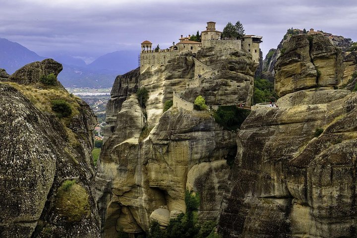 Meteora Monasteries Full Day Tour from Thessaloniki - Group Price!