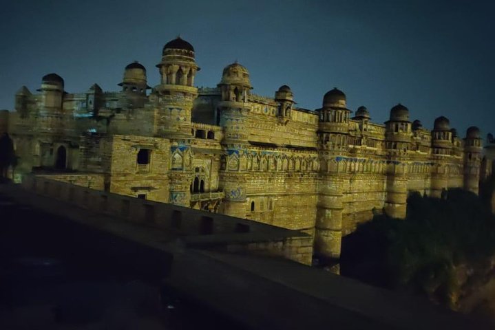 Gwalior tour with beautiful sites of historical monuments