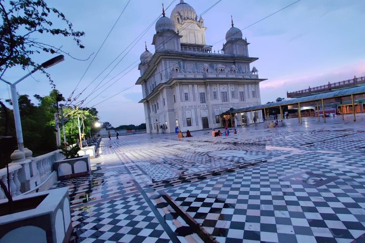 Gwalior tour with beautiful sites of historical monuments