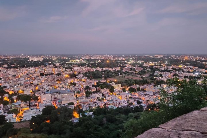 Gwalior tour with beautiful sites of historical monuments