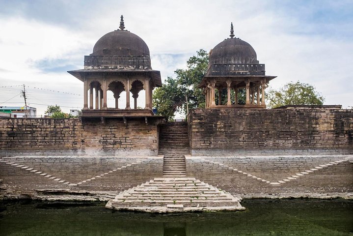 Full-Day Private Guided Chanderi Tour from Orchha with Lunch