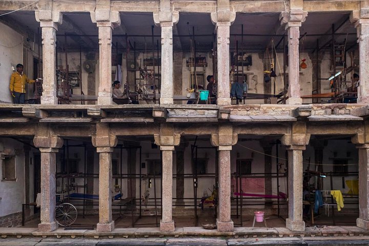Full-Day Private Guided Chanderi Tour from Orchha with Lunch