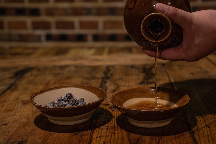 Dujiangyan Foodie Night Tour in Guanxian ancient town