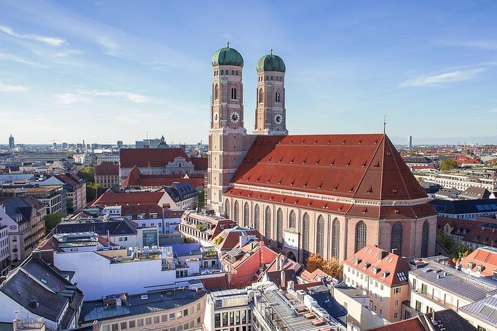 Private Transfer-River Cruise Dock Nuremberg to Munich: Port / Harbor transport