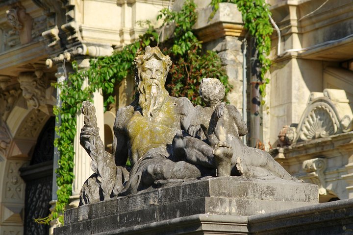 Peles Castle Skip-The-Line Guided Tour
