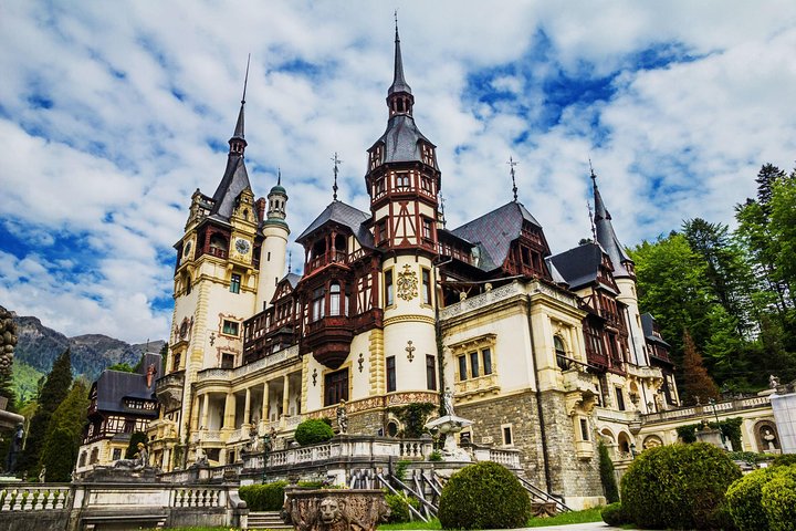 Peles Castle Skip-The-Line Guided Tour
