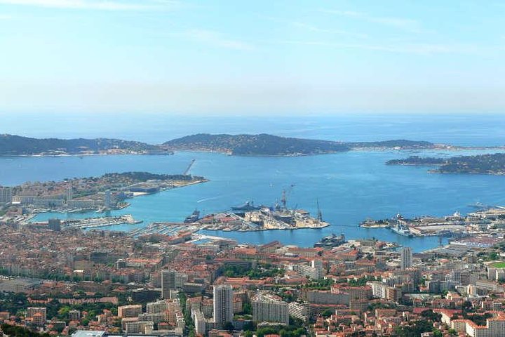 Guided Tour in Toulon: Port & Old City