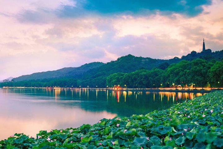 Hangzhou Private Flexible Day Tour with West Lake Boat Cruise