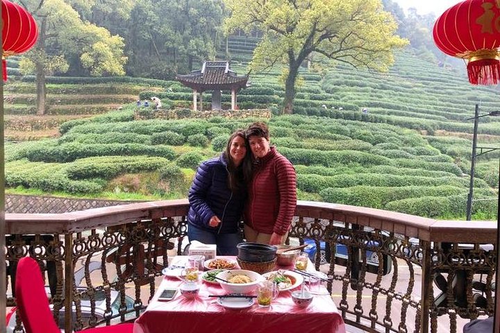 Hangzhou Private Flexible Day Tour with West Lake Boat Cruise