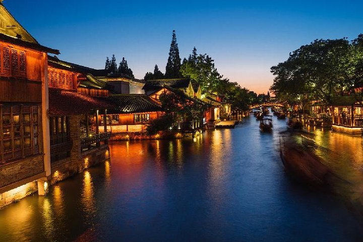 Wuzhen Ancient Water Town Private Night Tour from Hangzhou