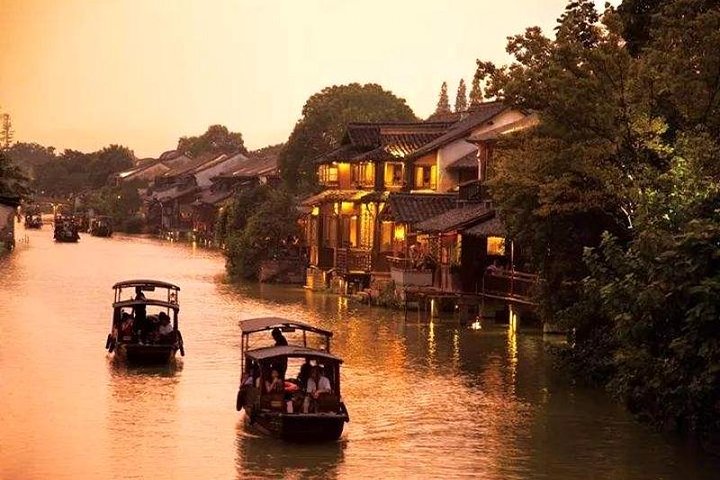 Wuzhen Ancient Water Town Private Night Tour from Hangzhou
