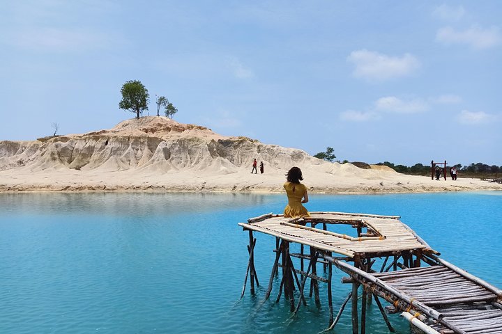 Bintan Sand Dunes and Blue Lakes Half-Day Tour with Lunch