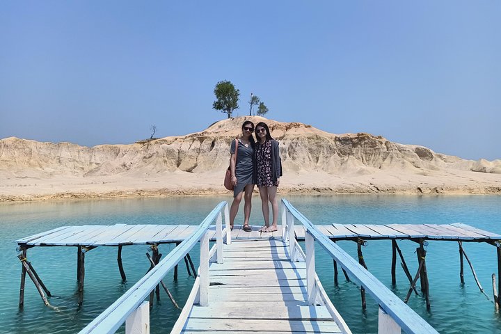Bintan Sand Dunes and Blue Lakes Half-Day Tour with Lunch