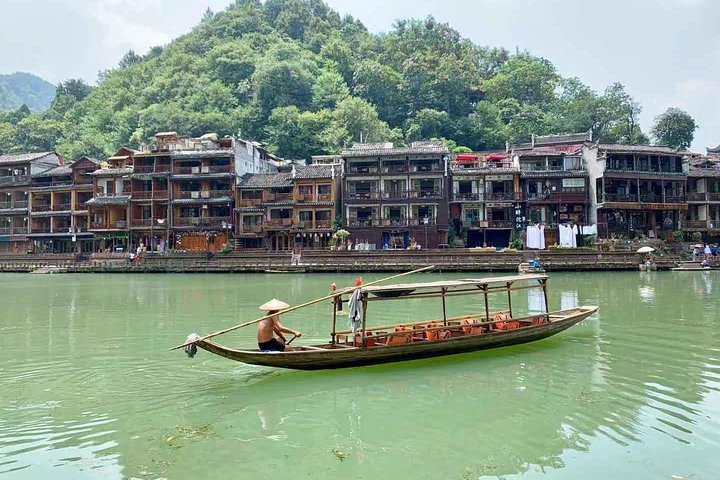 4-Day PRI Tour to Zhangjiajie and Fenghuang Old Town from Changsha