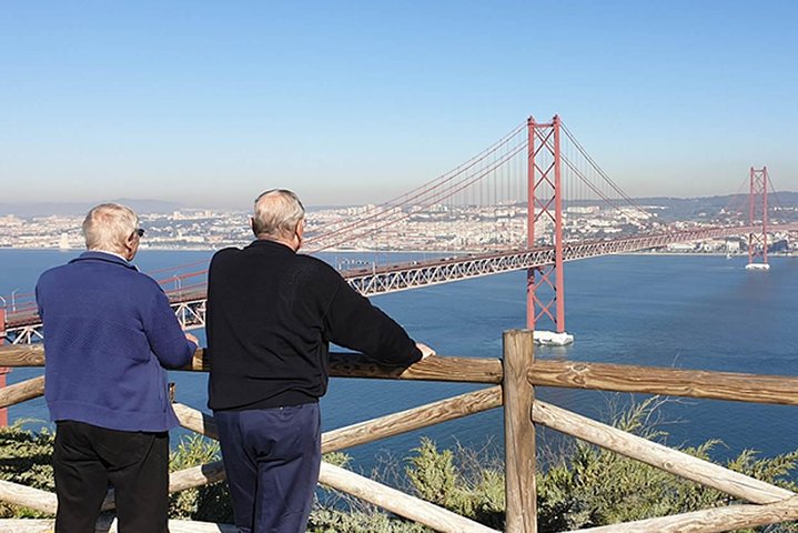 "Lisbon Essential Tour: Belém, Alfama & Cristo Rei Sanctuary"