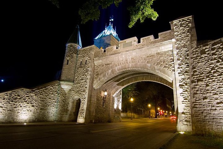Group Excursion of Quebec City and Montmorency Falls
