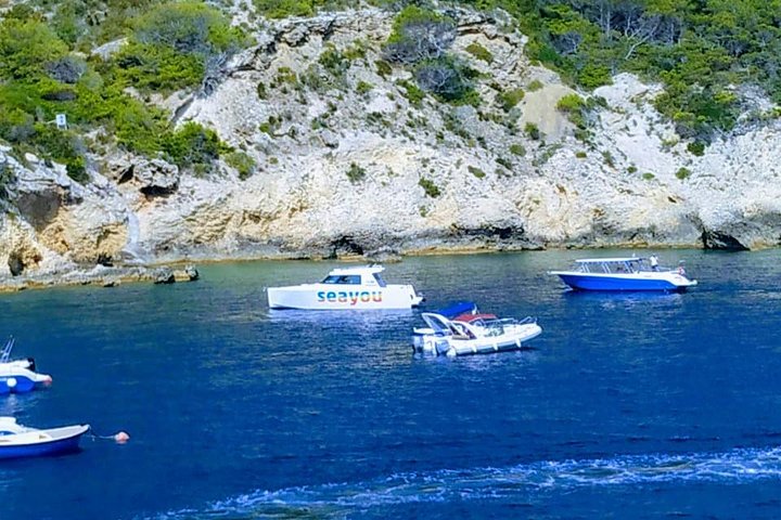 Luxury Blue Cave, Hvar and Vis Boat Tour from Split and Brac
