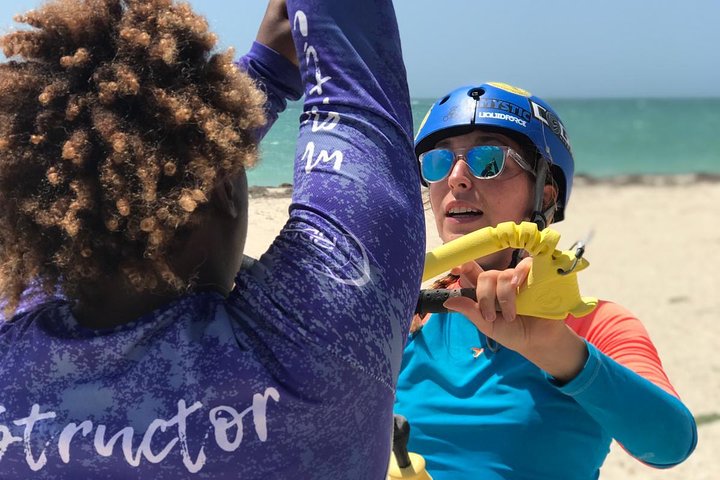 Clases de Kitesurf en Riohacha y Mayapo: De Principiante a Pro