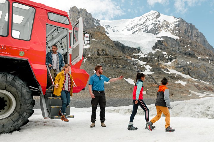 Columbia Icefield Tour with Glacier Skywalk