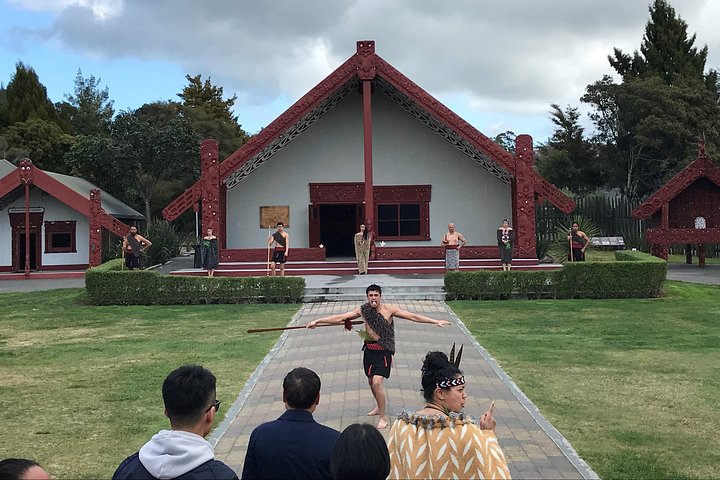 Rotorua Cultural and Geothermal Wonderland Tour – Depart Tauranga