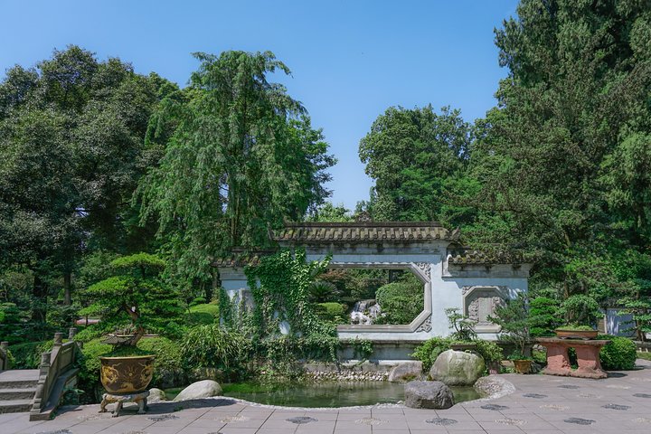 Dujiangyan Irrigation system and Sanxingdui Chinese "pyramid" museum Day-Trip