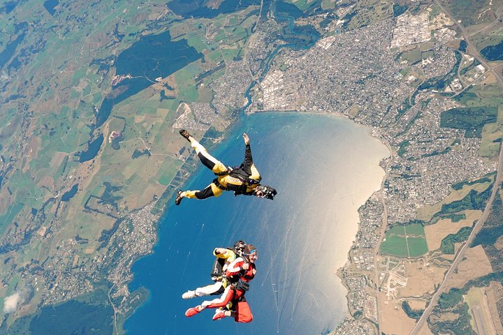 Lake Taupo 12,000-Foot Tandem Skydiving